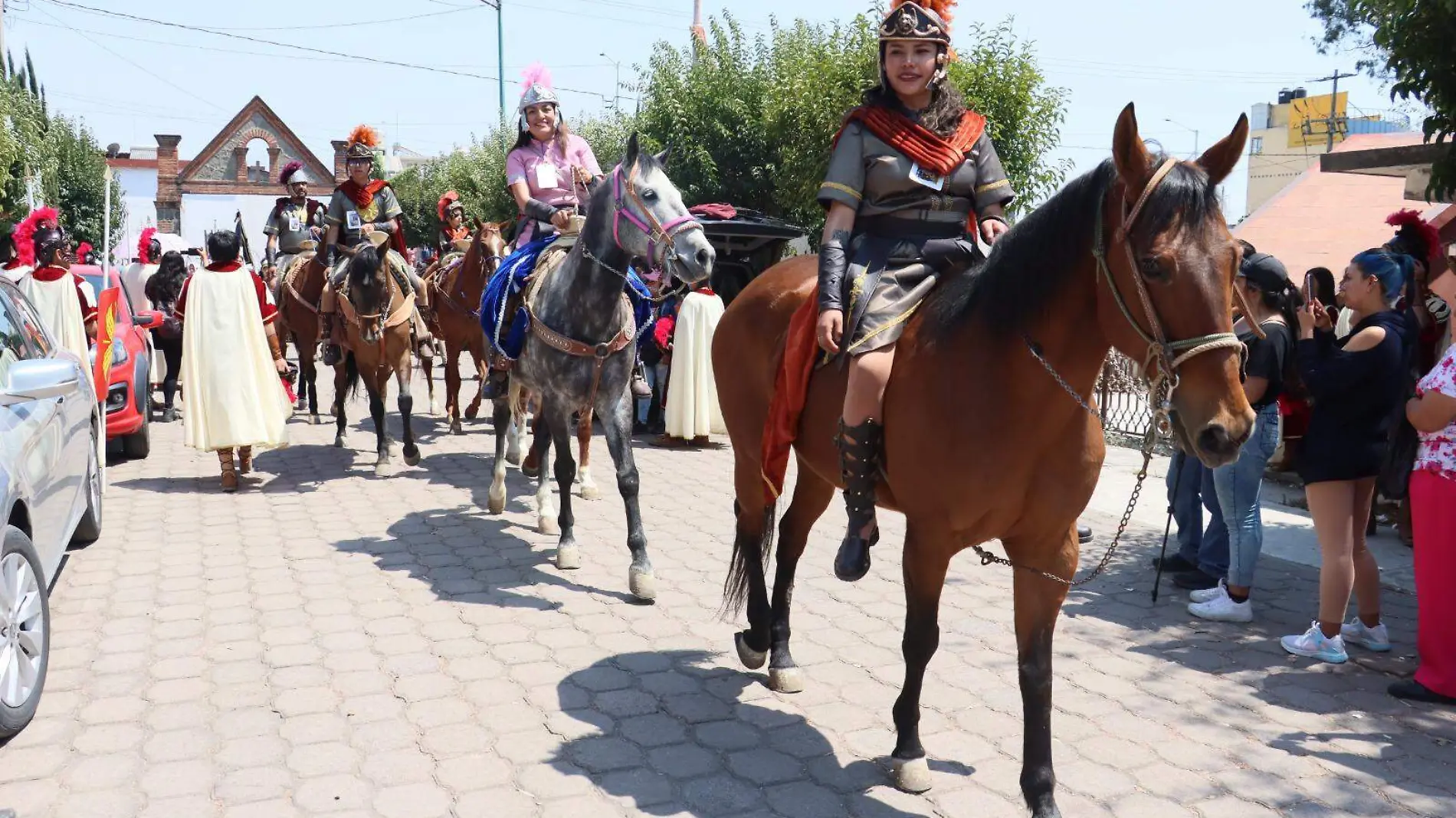 Alabarderos honran a integrantes fallecidos en panteones de Chiautempan